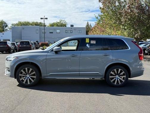 2025 Volvo XC90 B5 Core