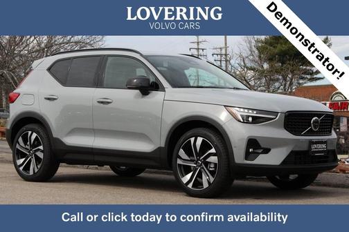2025 Volvo XC40 B5 Ultra Dark Theme