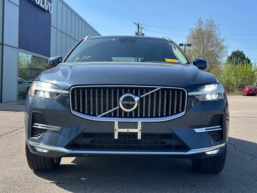 2023 Volvo XC60 B5 Plus Bright Theme