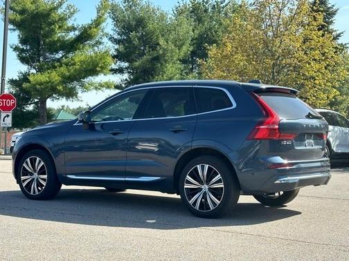 2023 Volvo XC60 B5 Plus Bright Theme