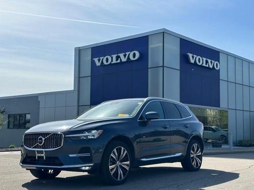 2023 Volvo XC60 B5 Plus Bright Theme