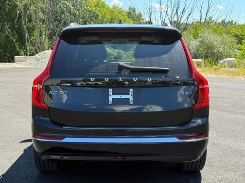 2024 Volvo XC90 B6 Ultimate Bright Theme 6-Seater