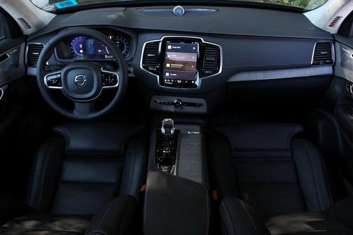 2024 Volvo XC90 Recharge Plug-In Hybrid T8 Ultimate Bright Theme 7-Seater