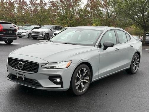 2025 Volvo S60 B5 Core