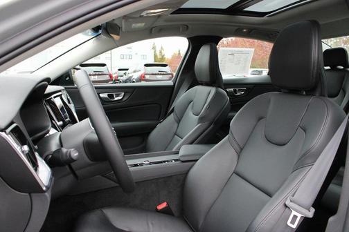 2025 Volvo S60 B5 Core