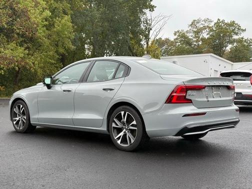 2025 Volvo S60 B5 Core