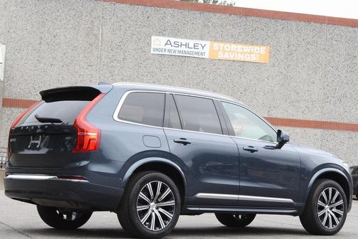 2024 Volvo XC90 B5 Plus Bright Theme