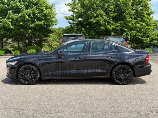 Onyx Black Metallic 2023 Volvo S60 B5 Plus Black Edition