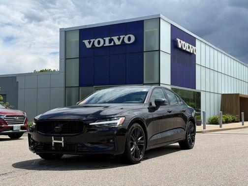 Onyx Black Metallic 2023 Volvo S60 B5 Plus Black Edition