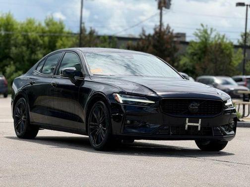 Onyx Black Metallic 2023 Volvo S60 B5 Plus Black Edition