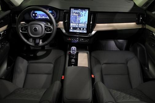 2026 Volvo XC90 B6 Plus 6-Seater