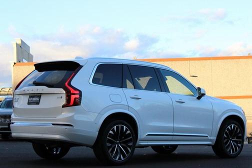 2026 Volvo XC90 B6 Plus 6-Seater