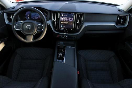 2023 Volvo XC60 B5 Core