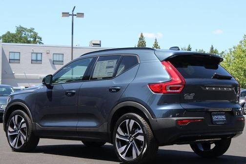 2026 Volvo XC40 B5 Plus