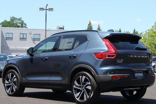 2026 Volvo XC40 B5 Plus