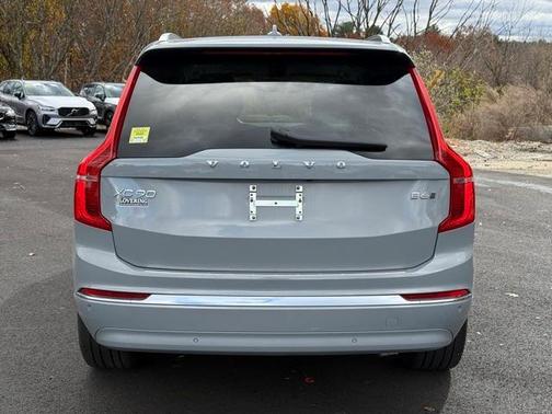 2025 Volvo XC90 B6 Plus 6-Seater