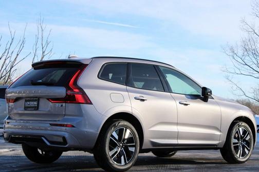 2026 Volvo XC60 B5 Plus