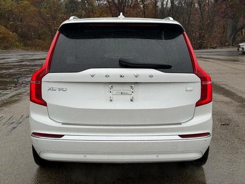 2024 Volvo XC90 Recharge Plug-In Hybrid T8 Ultimate Bright Theme 7-Seater