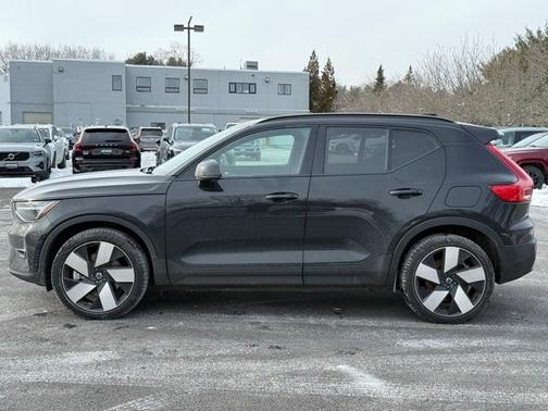 2024 Volvo XC40 Recharge Pure Electric Twin Plus