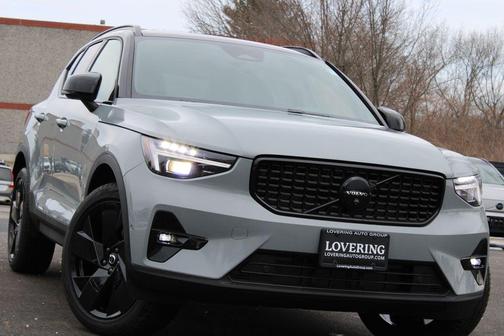 2026 Volvo XC40 B5 Ultra Black Edition
