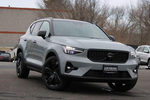 2026 Volvo XC40 B5 Ultra Black Edition