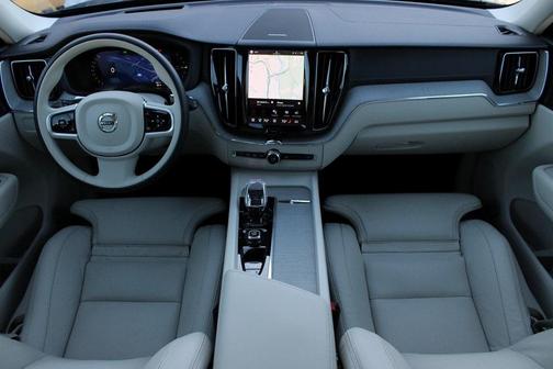 2025 Volvo XC60 Plug-In Hybrid T8 Ultra