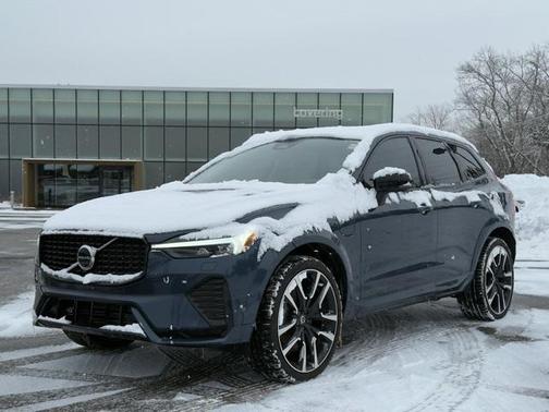 2025 Volvo XC60 Plug-In Hybrid T8 Ultra