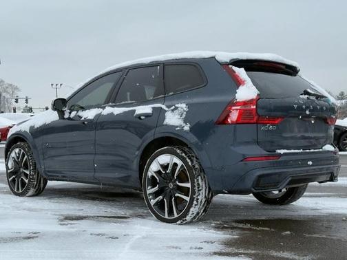 2025 Volvo XC60 Plug-In Hybrid T8 Ultra