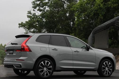 2025 Volvo XC60 B5 Plus