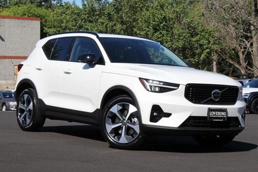 2026 Volvo XC40 B5 Plus