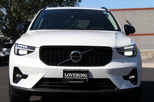 2026 Volvo XC40 B5 Plus