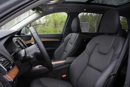2025 Volvo XC90 B6 Plus 7-Seater