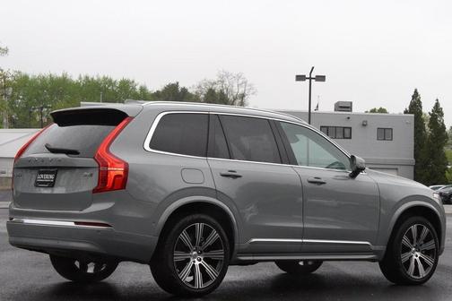 2025 Volvo XC90 B6 Plus 7-Seater