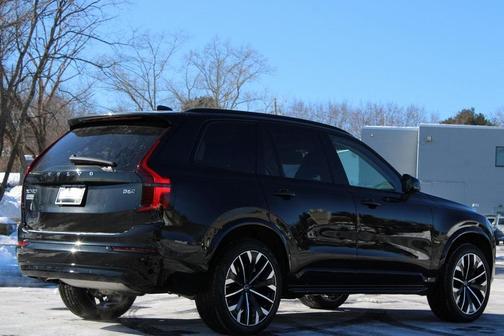2026 Volvo XC90 B6 Ultra Dark Theme 7-Seater