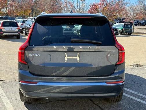 2025 Volvo XC90 B6 Plus 7-Seater