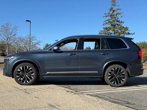 2025 Volvo XC90 B6 Plus 7-Seater