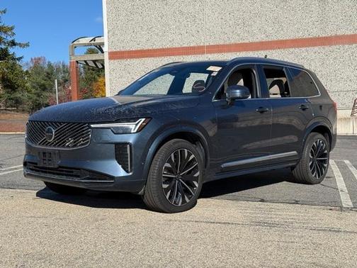 2025 Volvo XC90 B6 Plus 7-Seater