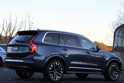 2025 Volvo XC90 B6 Plus 7-Seater