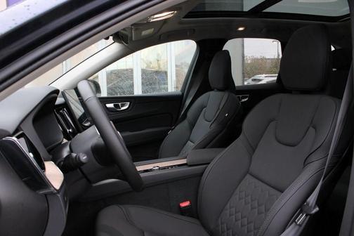 2026 Volvo XC60 B5 Core