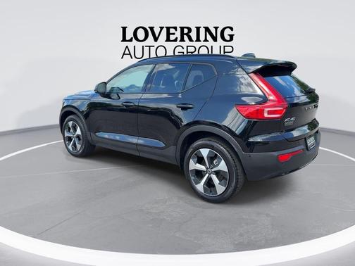 Onyx Black 2026 Volvo XC40 B5 Plus