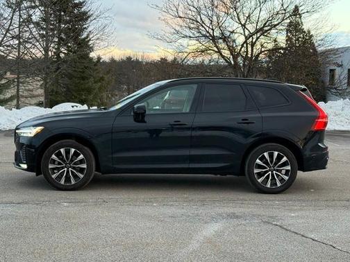 2023 Volvo XC60 B5 Plus Dark Theme
