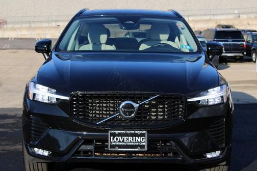 2023 Volvo XC60 B5 Plus Dark Theme
