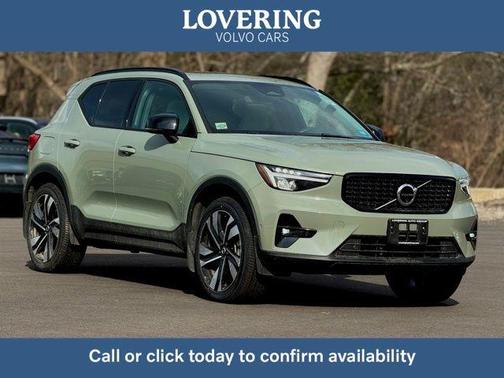 Sage Green Metallic 2024 Volvo XC40 B5 Plus Dark Theme
