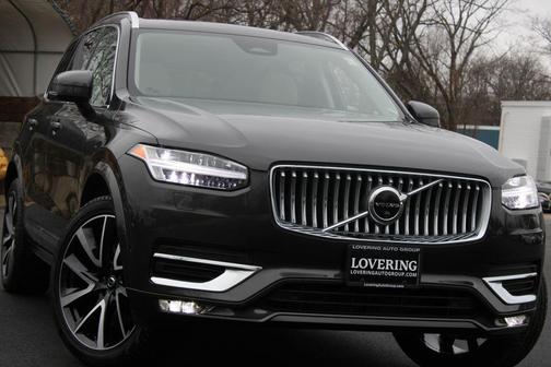 Platinum Gray Metallic 2023 Volvo XC90 B6 Plus 7-Seater