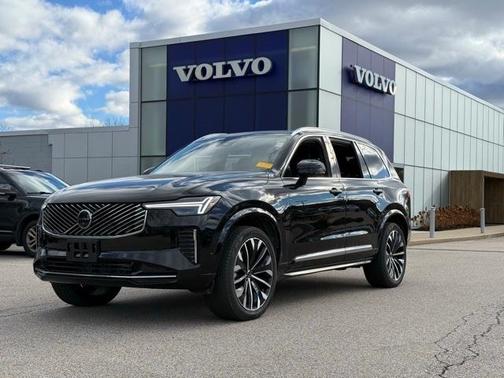 2025 Volvo XC90 B5 Plus
