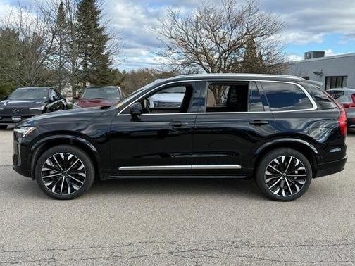 2025 Volvo XC90 B5 Plus
