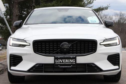 2024 Volvo S60 Recharge Plug-In Hybrid T8 Ultimate Black Edition