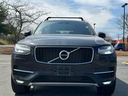 2018 Volvo XC90 T5 Momentum