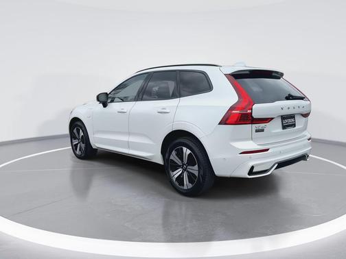 Crystal White Metallic 2025 Volvo XC60 Plug-In Hybrid T8 Plus
