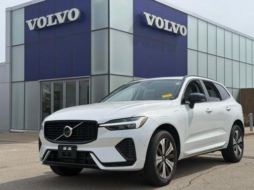 Crystal White Metallic 2025 Volvo XC60 Plug-In Hybrid T8 Plus